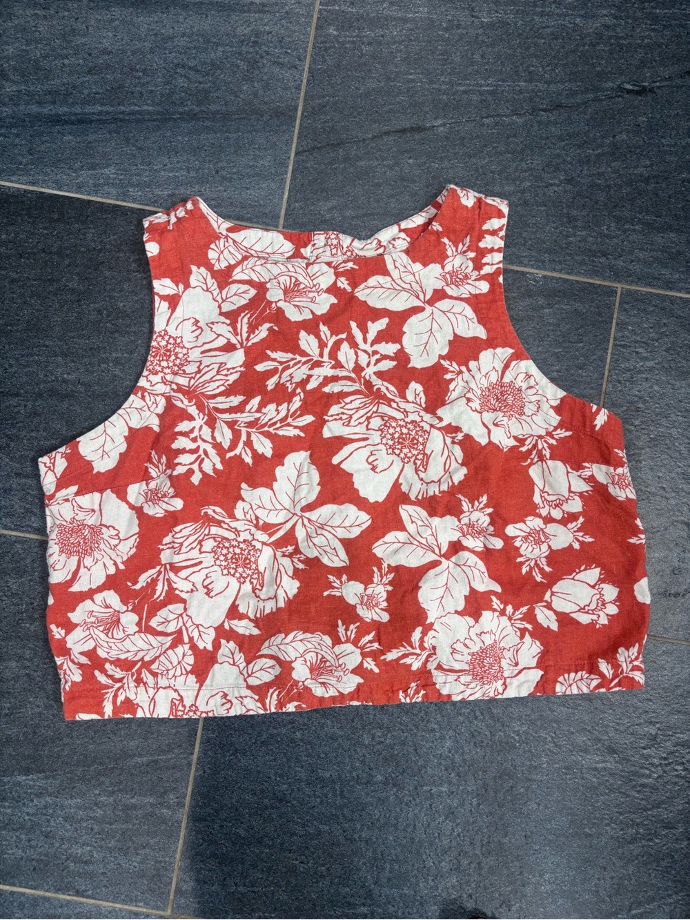 Old Navy Linen Blend Crop top - Picture 2 of 6